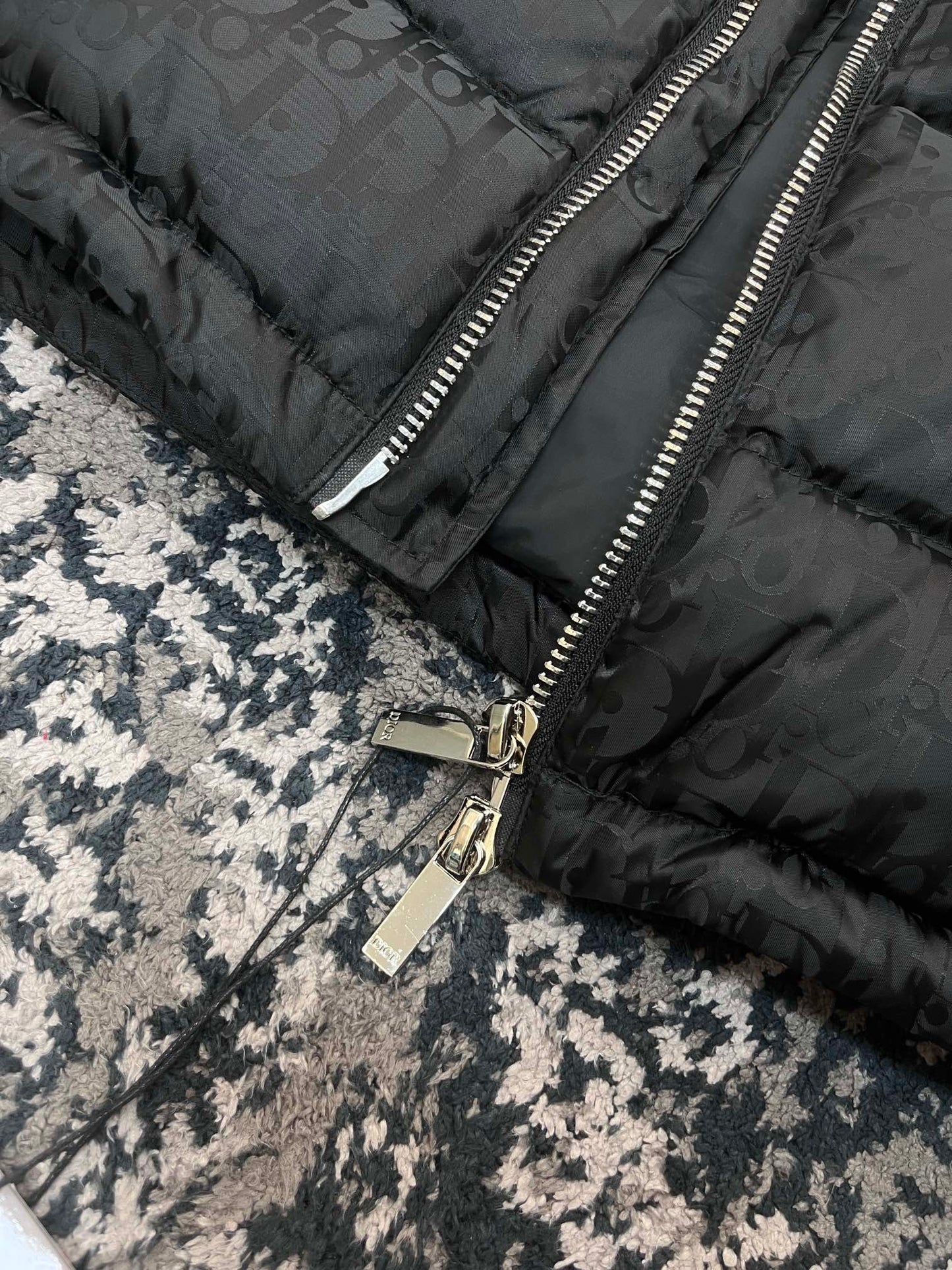 CD OBLIQUE DOWN VEST TECHNICAL BLACK