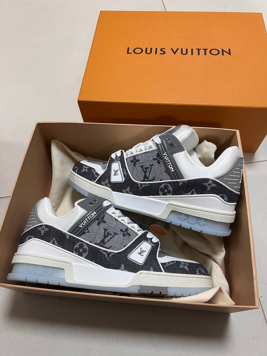 LV TRAINER SNEAKER