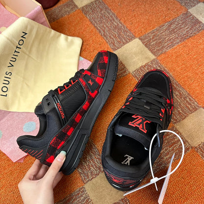 LV TRAINER SNEAKER