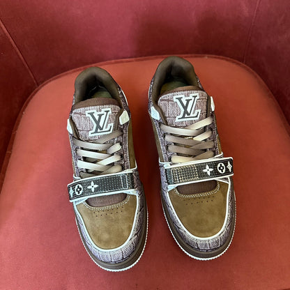 LV TRAINER SNEAKER