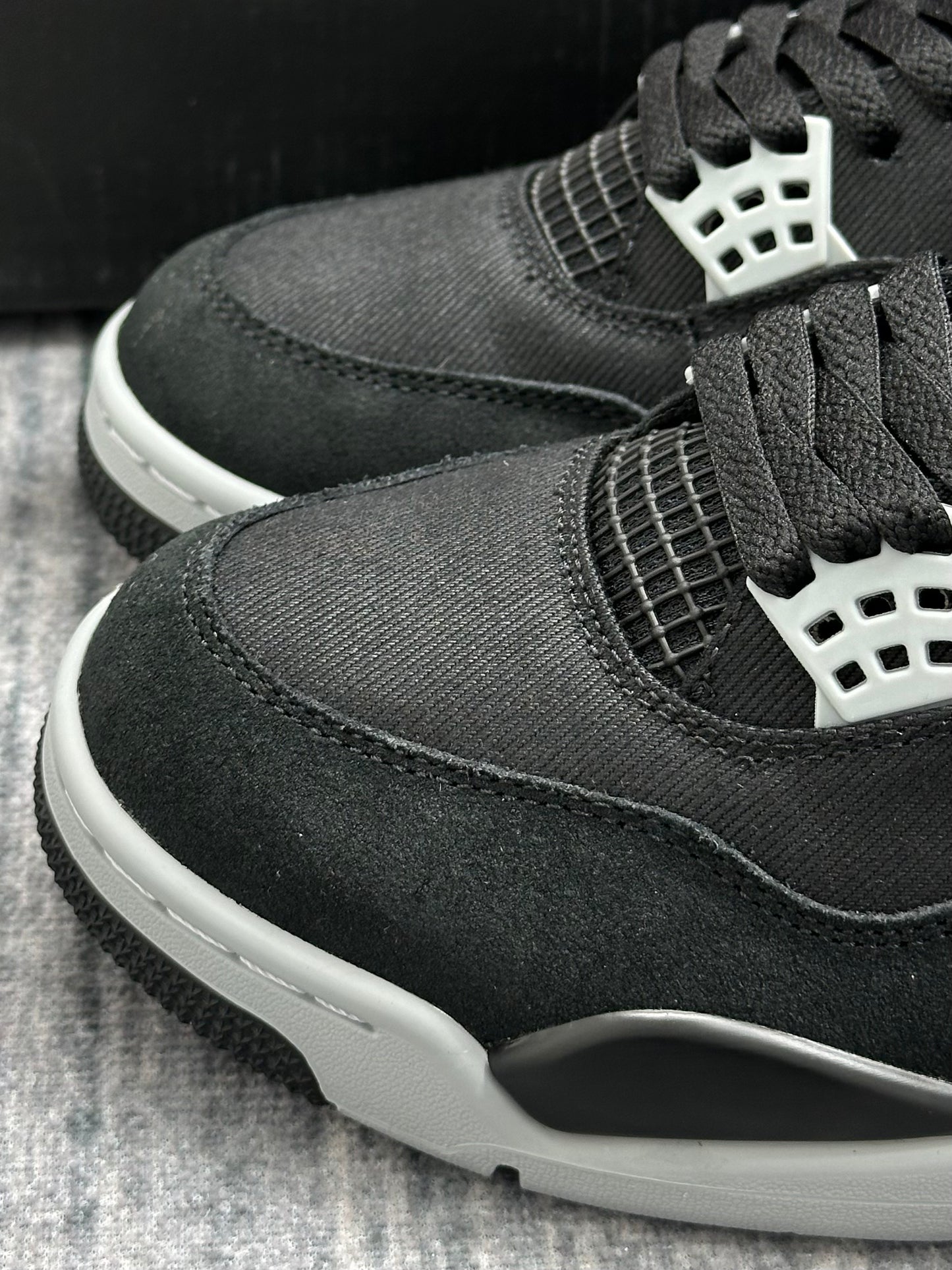AJ4 BLACK CANVAS