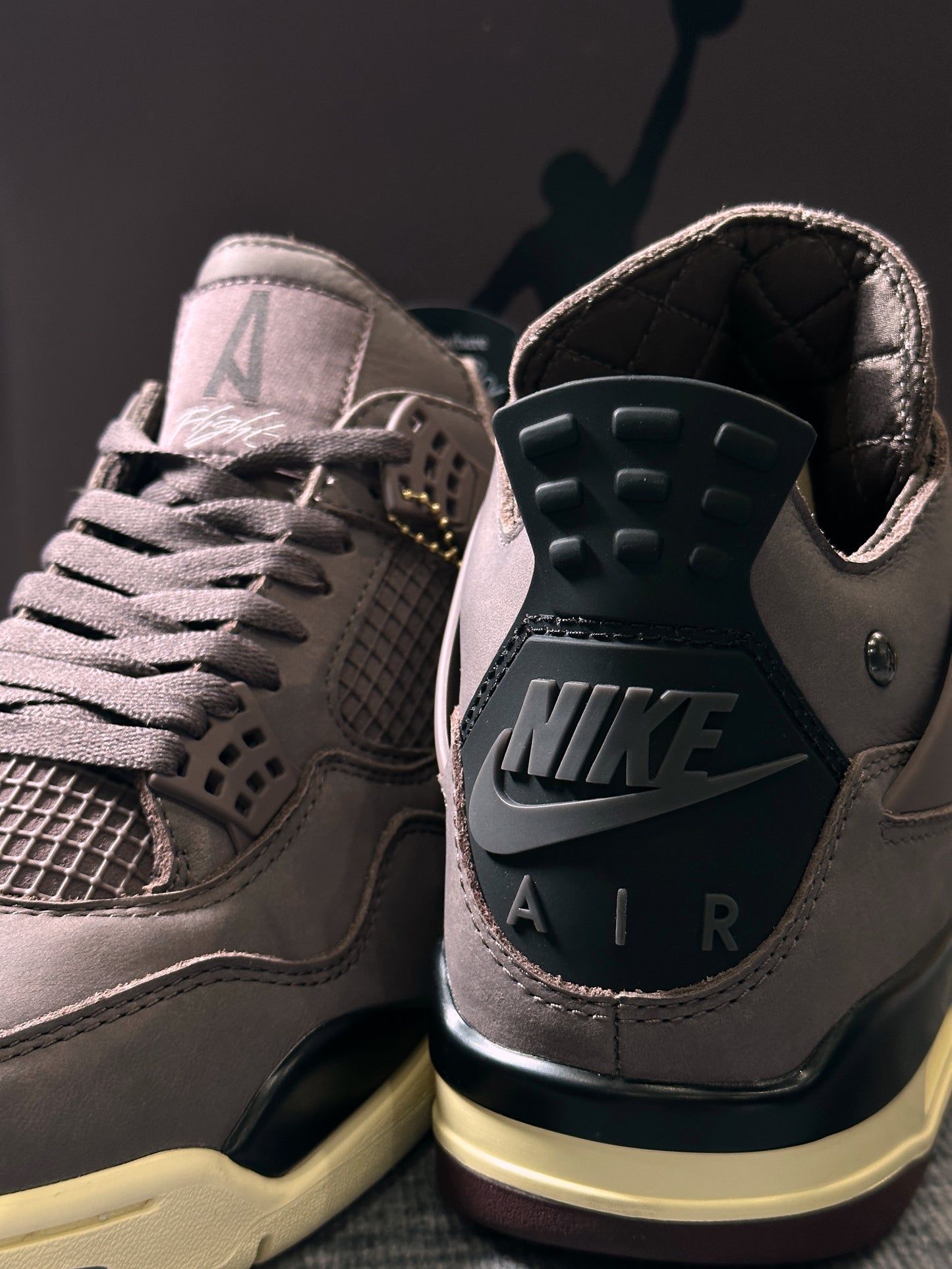 AJ4 A Ma Maniére Violet Ore