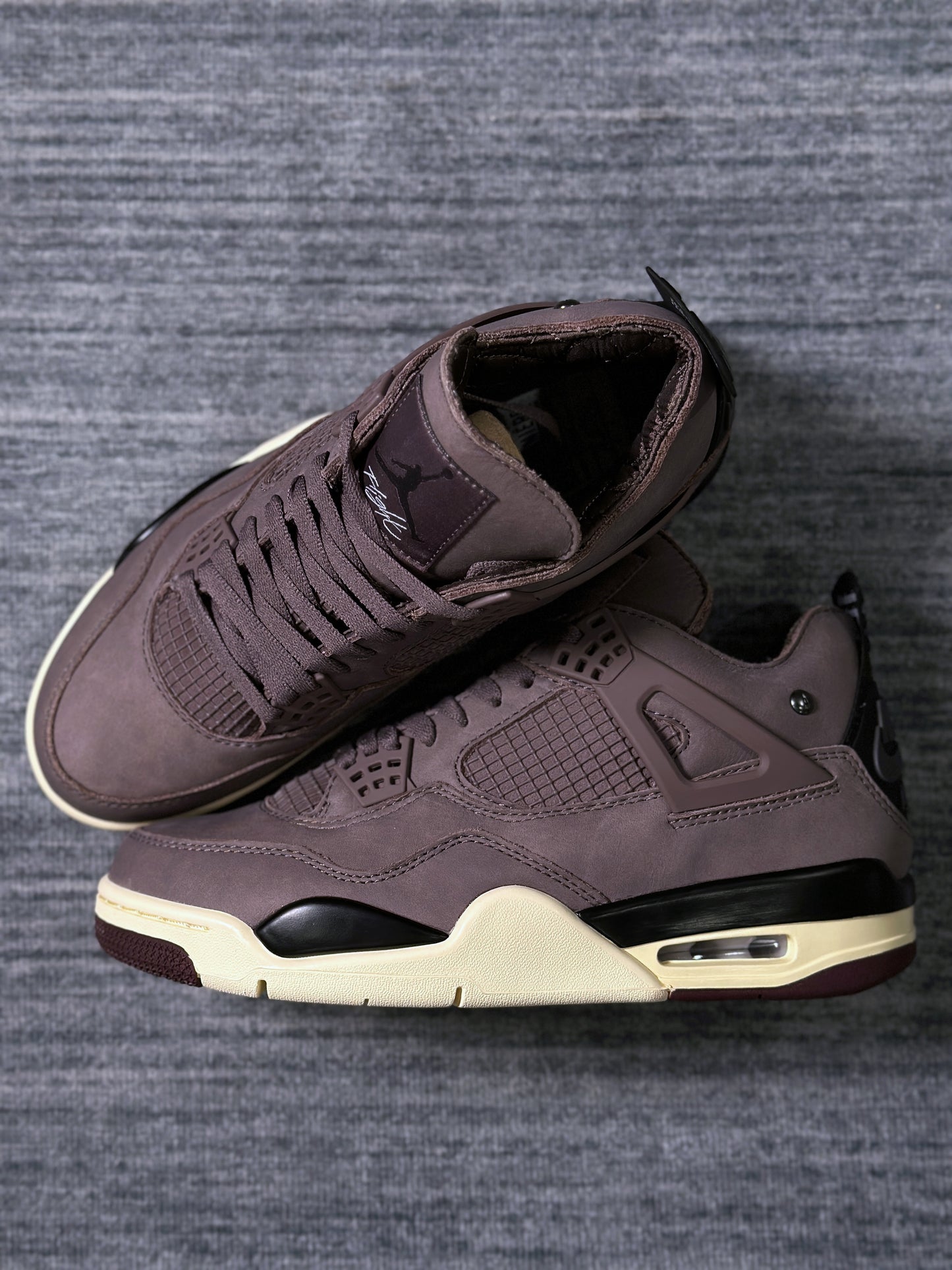 AJ4 A Ma Maniére Violet Ore