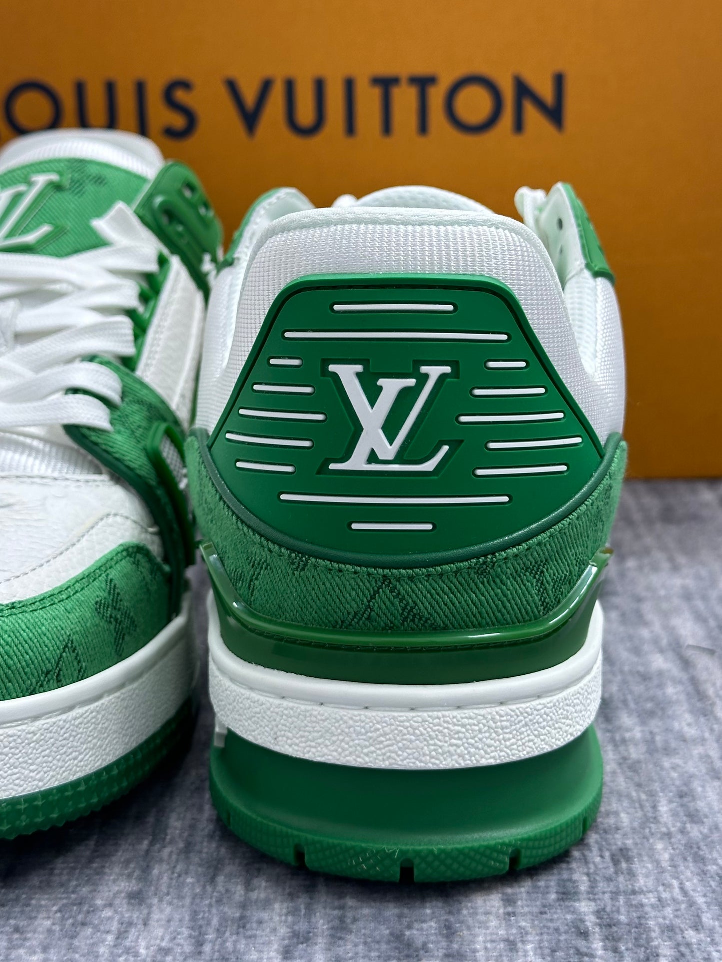 LV TRAINER SNEAKER